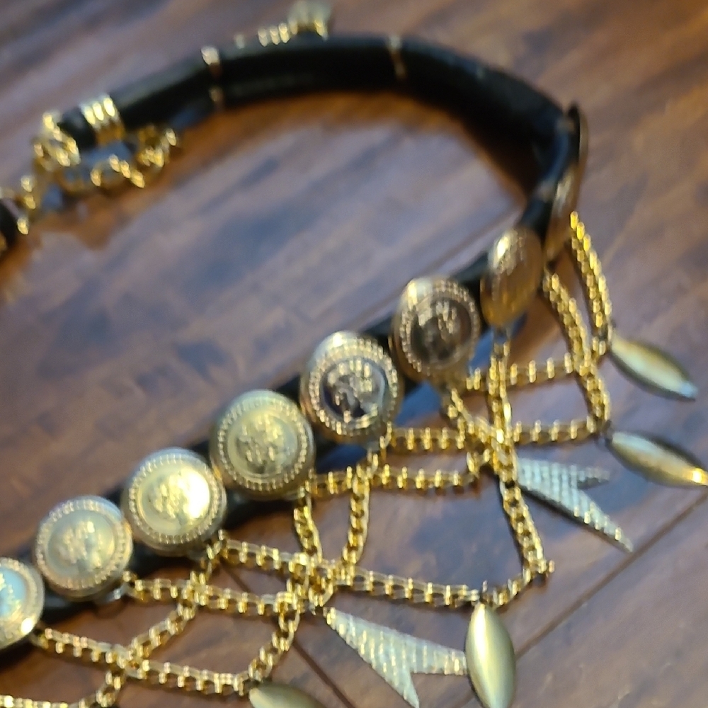Elegant Gold and Black Women's Belt - Picture 6 of 7